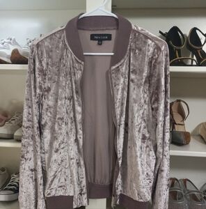 New Look Women's Crushed Velvet Bomber Jacket - Light Blush/ Brown Undertone